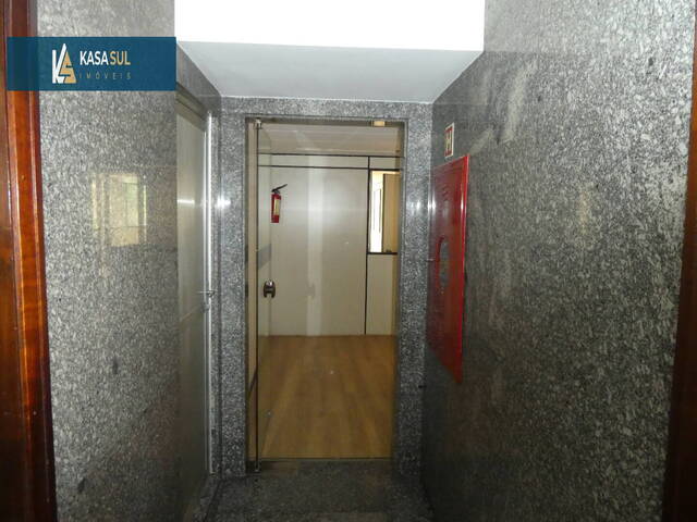 # - Sala Comercial para Venda em Curitiba - PR - 2